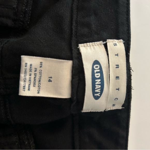 Old Navy Women’s Black Pants with lace up on side of legs - Picture 7 of 7